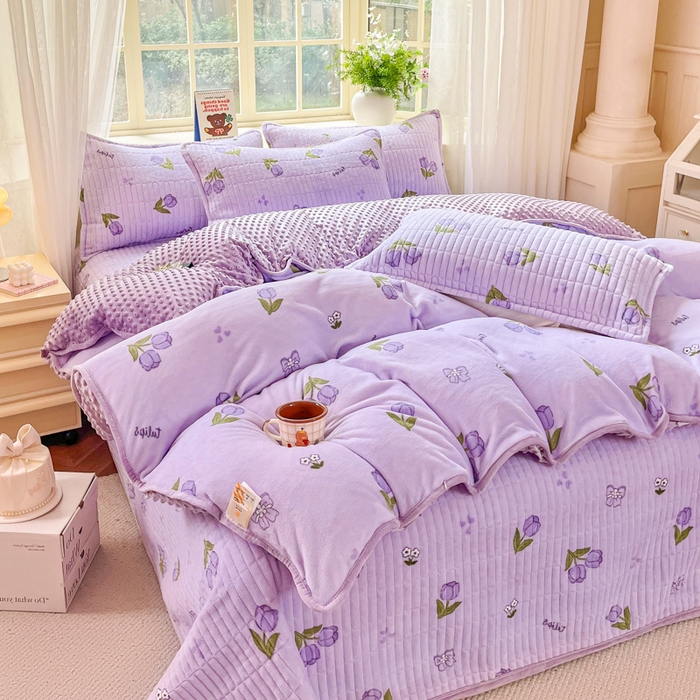 91家纺网 家纺一手货源 找家纺 尚美家纺 2025冬季新品豆豆绒高克重床盖被套四件套 紫色郁金香