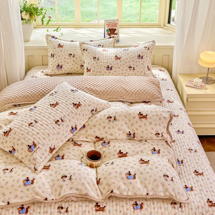 91家纺网 家纺一手货源 找家纺 尚美家纺 2025冬季新品豆豆绒高克重床盖被套四件套 香肠狗