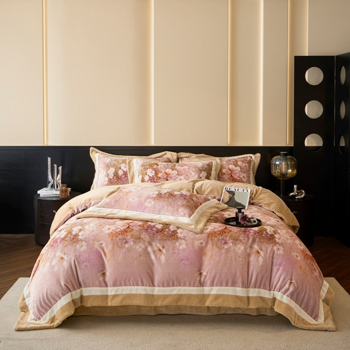 91家纺网 家纺一手货源 找家纺 （总）可恩欣 2025新款双拼角宽边数码牛奶绒四件套