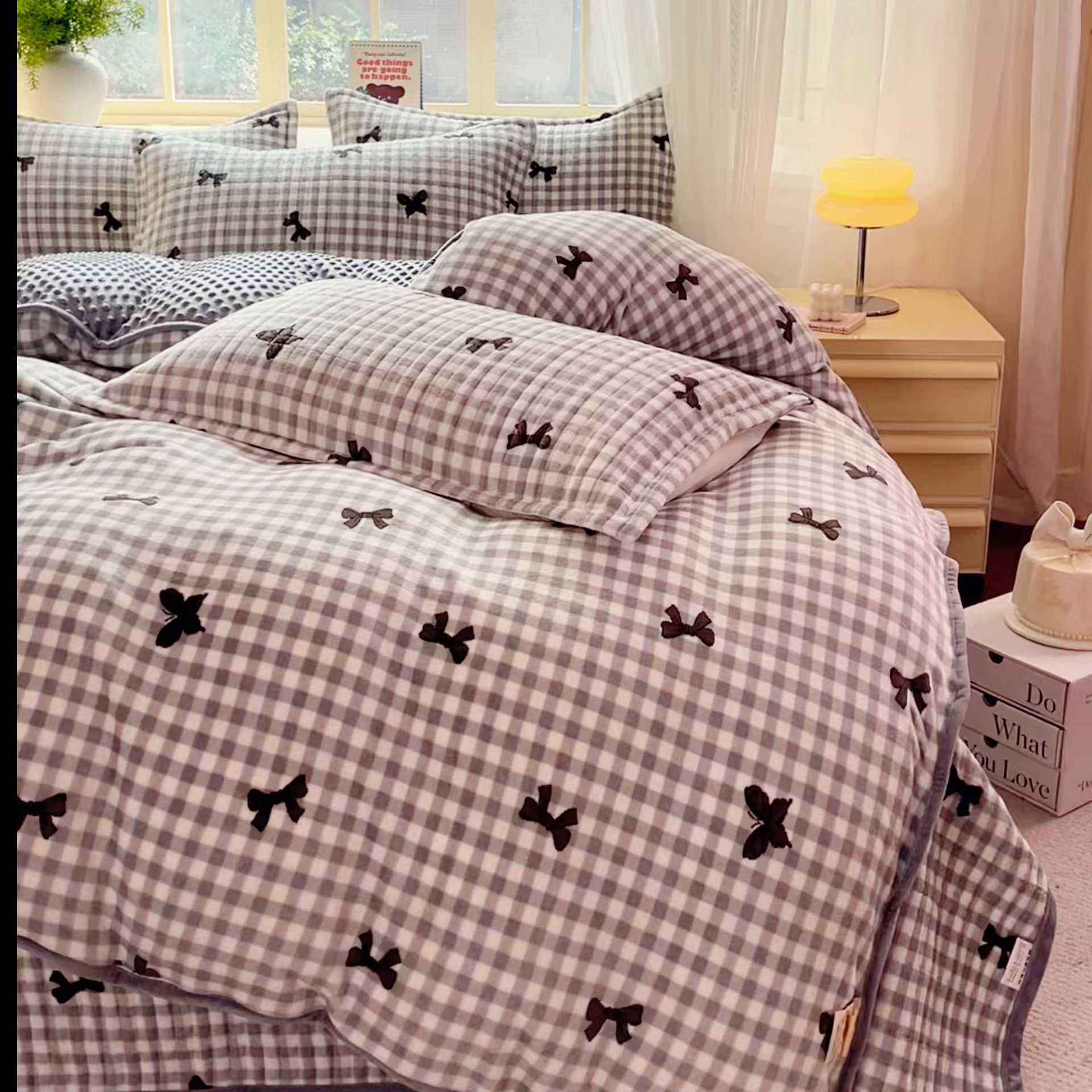 91家纺网 家纺一手货源 找家纺 尚美家纺 2025冬季新品豆豆绒高克重床盖被套四件套 蝴蝶飞舞