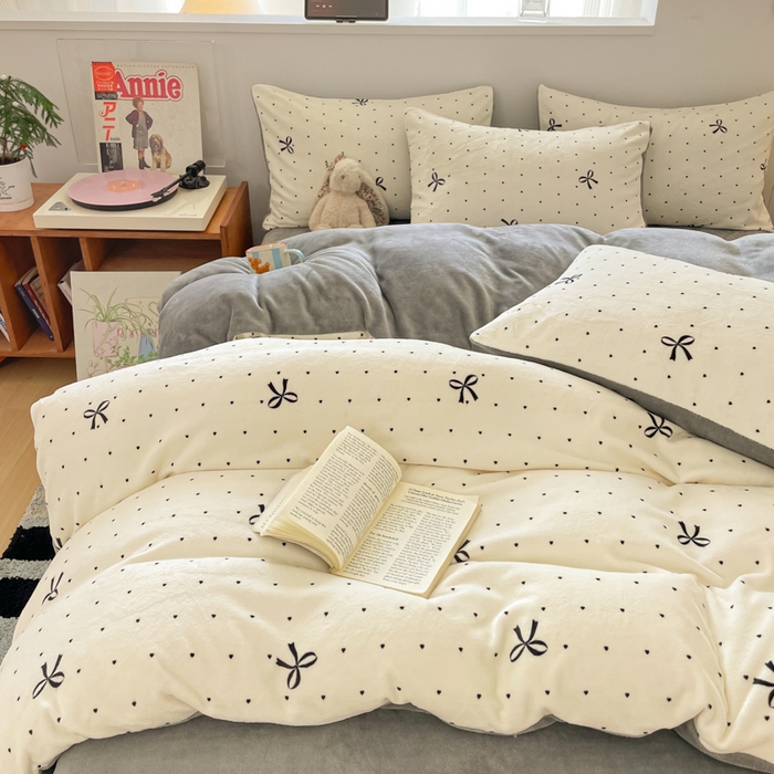 91家纺网 家纺一手货源 找家纺 瑞钰 2025新款A类加厚牛奶绒印花四件套 蝴蝶点点心