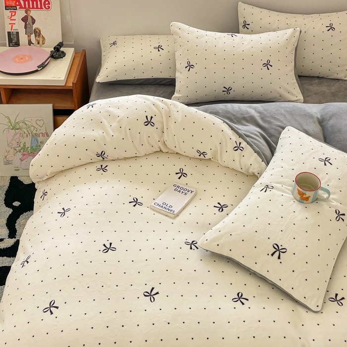 91家纺网 家纺一手货源 找家纺 瑞钰 2025新款A类加厚牛奶绒印花四件套 蝴蝶点点心