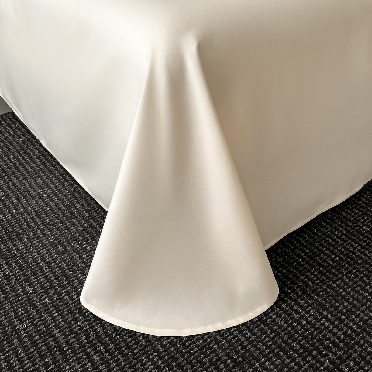 91家纺网 家纺一手货源 找家纺 置顶家纺 2025新款亲肤提花系列四件套-雅芙 雅芙-奶白