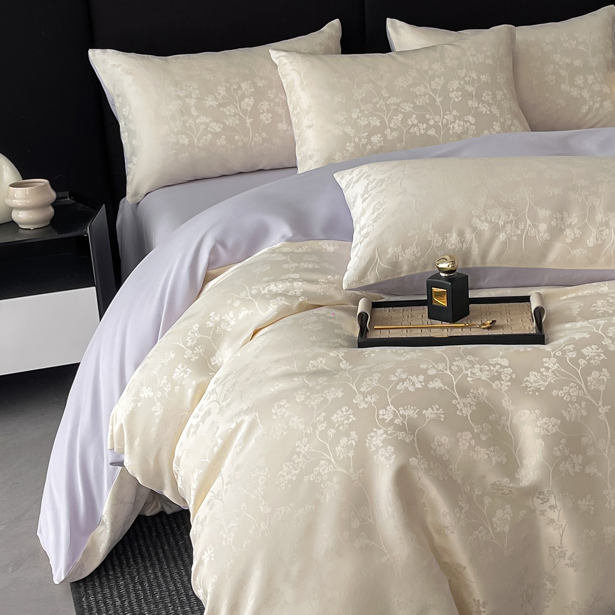 91家纺网 家纺一手货源 找家纺 置顶家纺 2025新款亲肤提花系列四件套-雅芙 雅芙-奶白+香芋紫