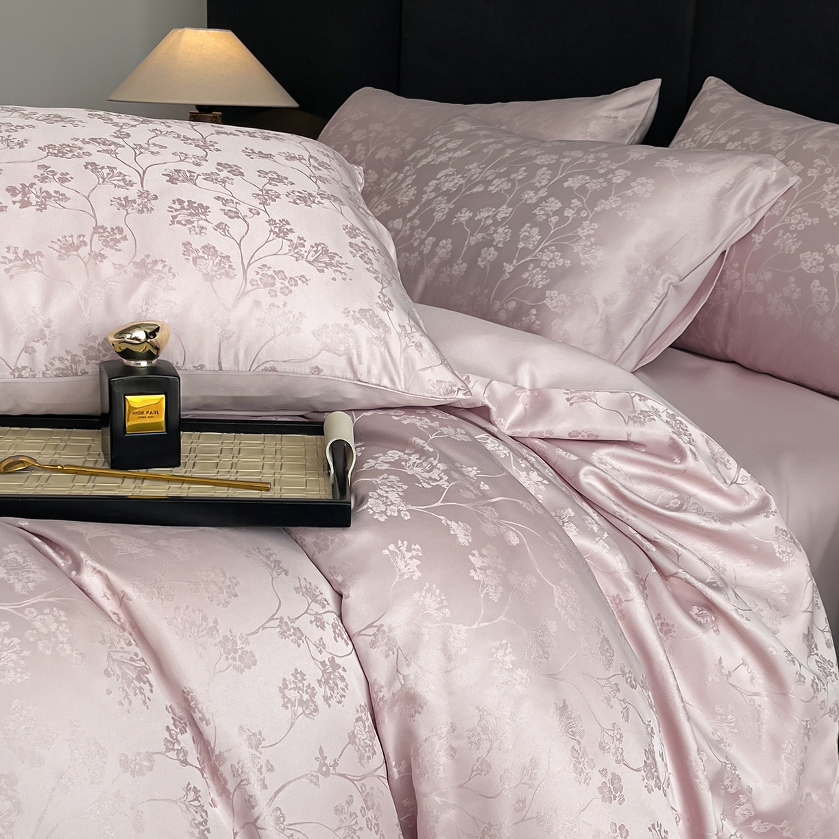 91家纺网 家纺一手货源 找家纺 置顶家纺 2025新款亲肤提花系列四件套-雅芙 雅芙-粉紫