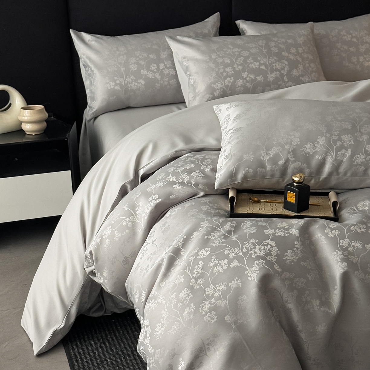 91家纺网 家纺一手货源 找家纺 置顶家纺 2025新款亲肤提花系列四件套-雅芙 雅芙-灰