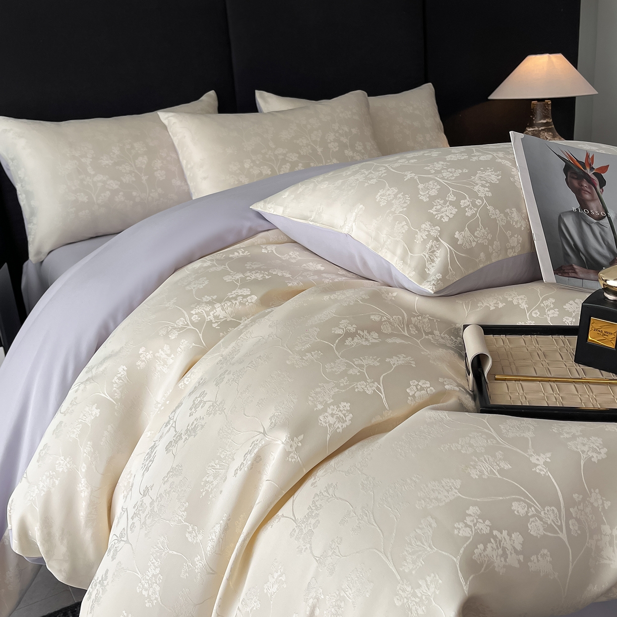 91家纺网 家纺一手货源 找家纺 置顶家纺 2025新款亲肤提花系列四件套-雅芙 雅芙-奶白+香芋紫