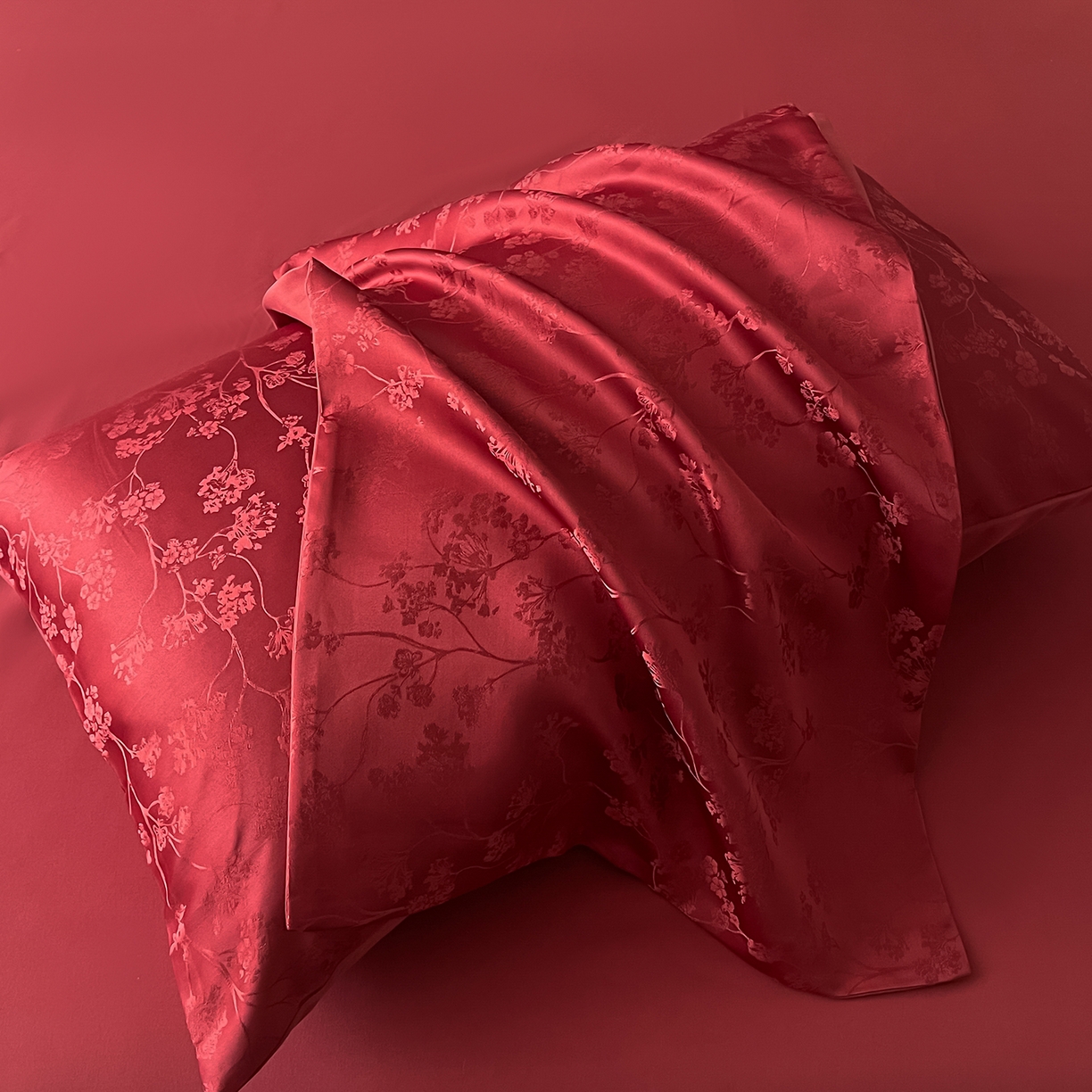 91家纺网 家纺一手货源 找家纺 置顶家纺 2025新款亲肤提花系列四件套-雅芙 雅芙-温馨红