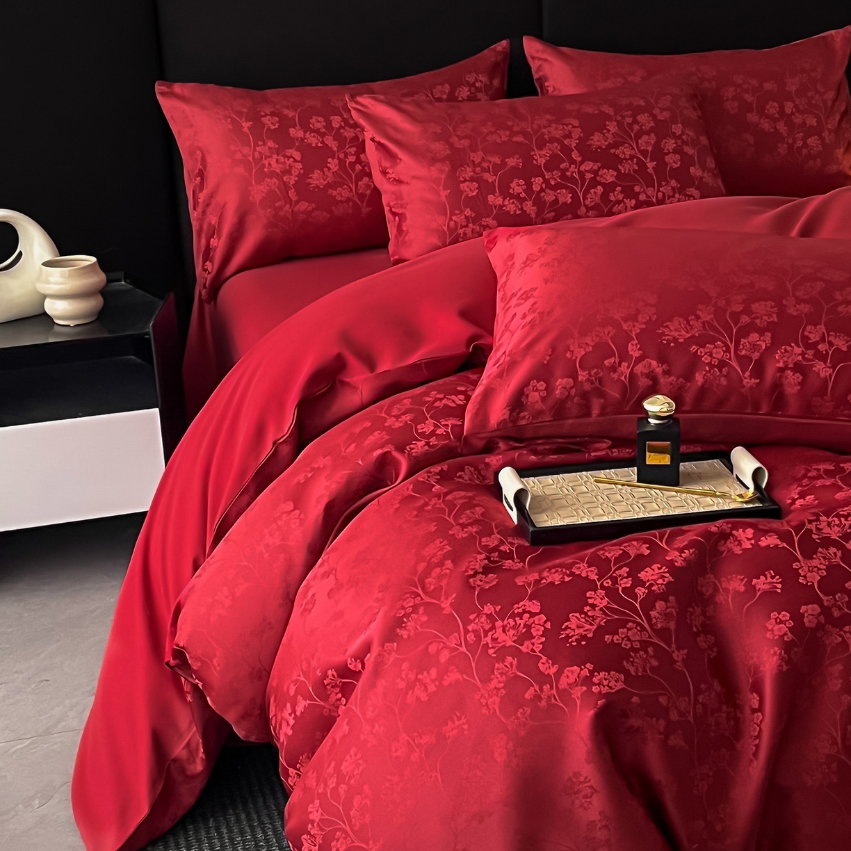 91家纺网 家纺一手货源 找家纺 置顶家纺 2025新款亲肤提花系列四件套-雅芙 雅芙-温馨红