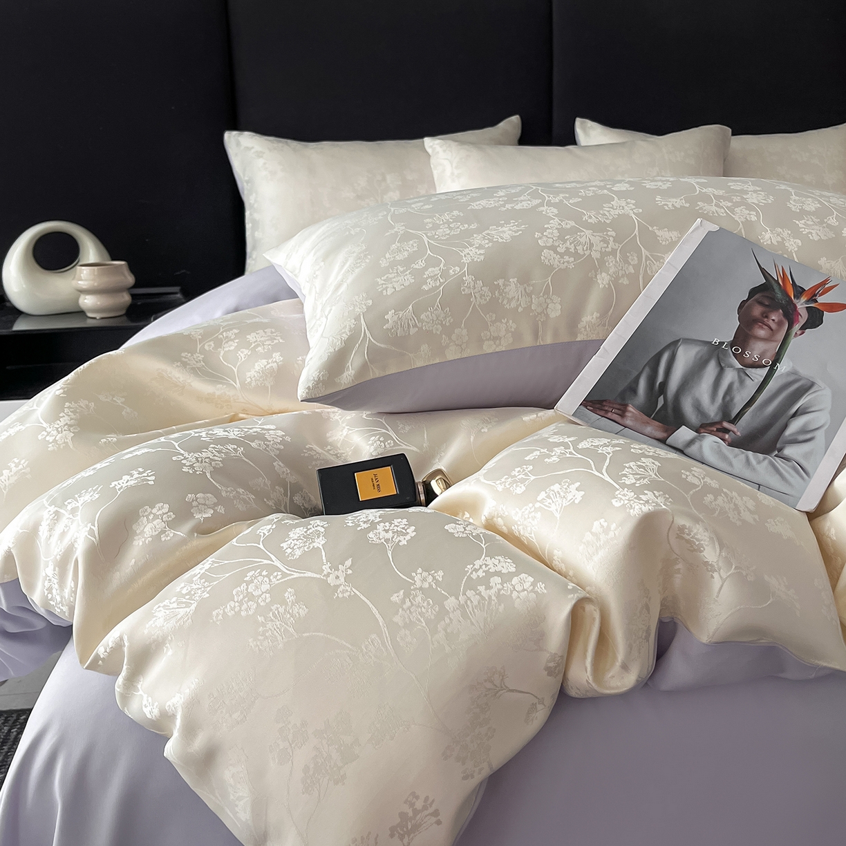 91家纺网 家纺一手货源 找家纺 置顶家纺 2025新款亲肤提花系列四件套-雅芙 雅芙-奶白+香芋紫