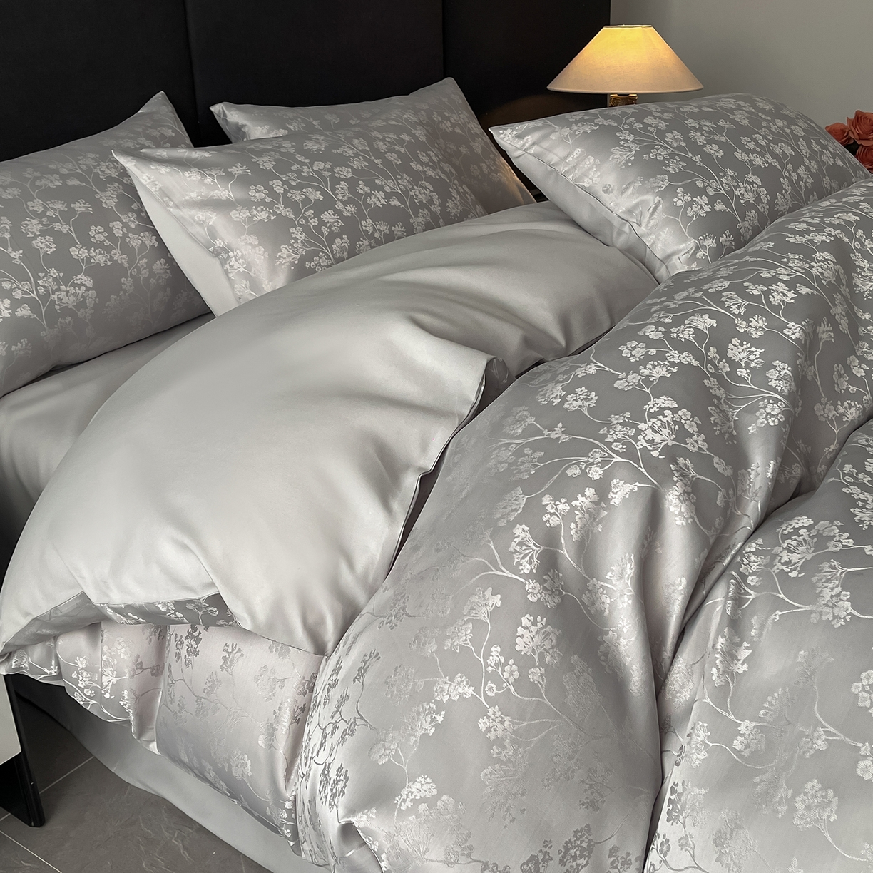 91家纺网 家纺一手货源 找家纺 置顶家纺 2025新款亲肤提花系列四件套-雅芙 雅芙-灰