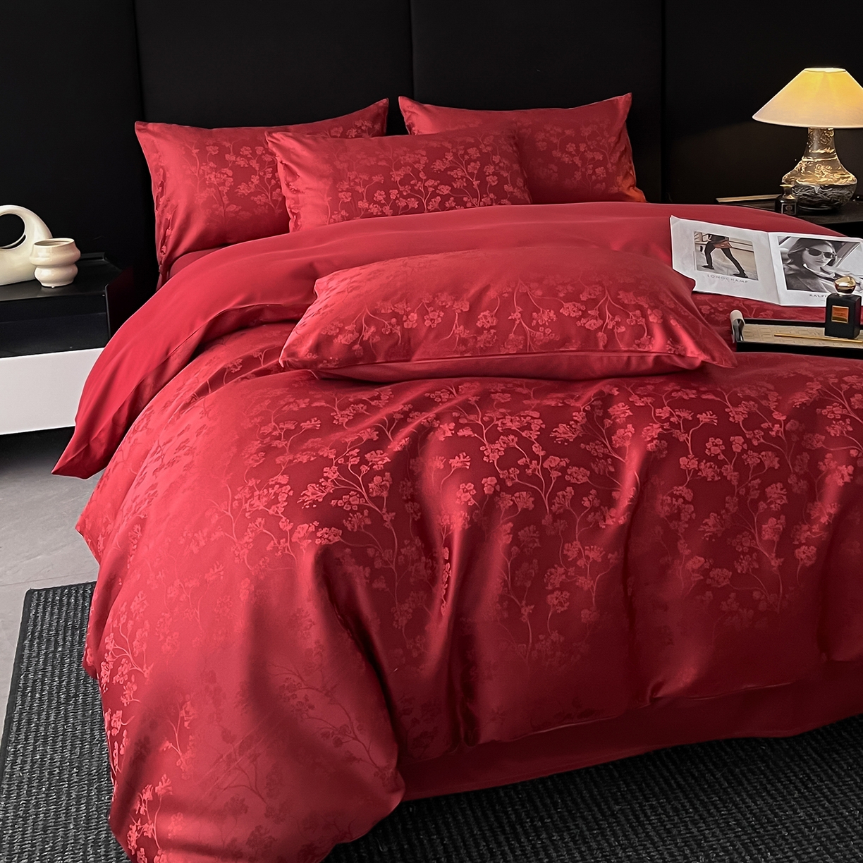 91家纺网 家纺一手货源 找家纺 置顶家纺 2025新款亲肤提花系列四件套-雅芙 雅芙-温馨红