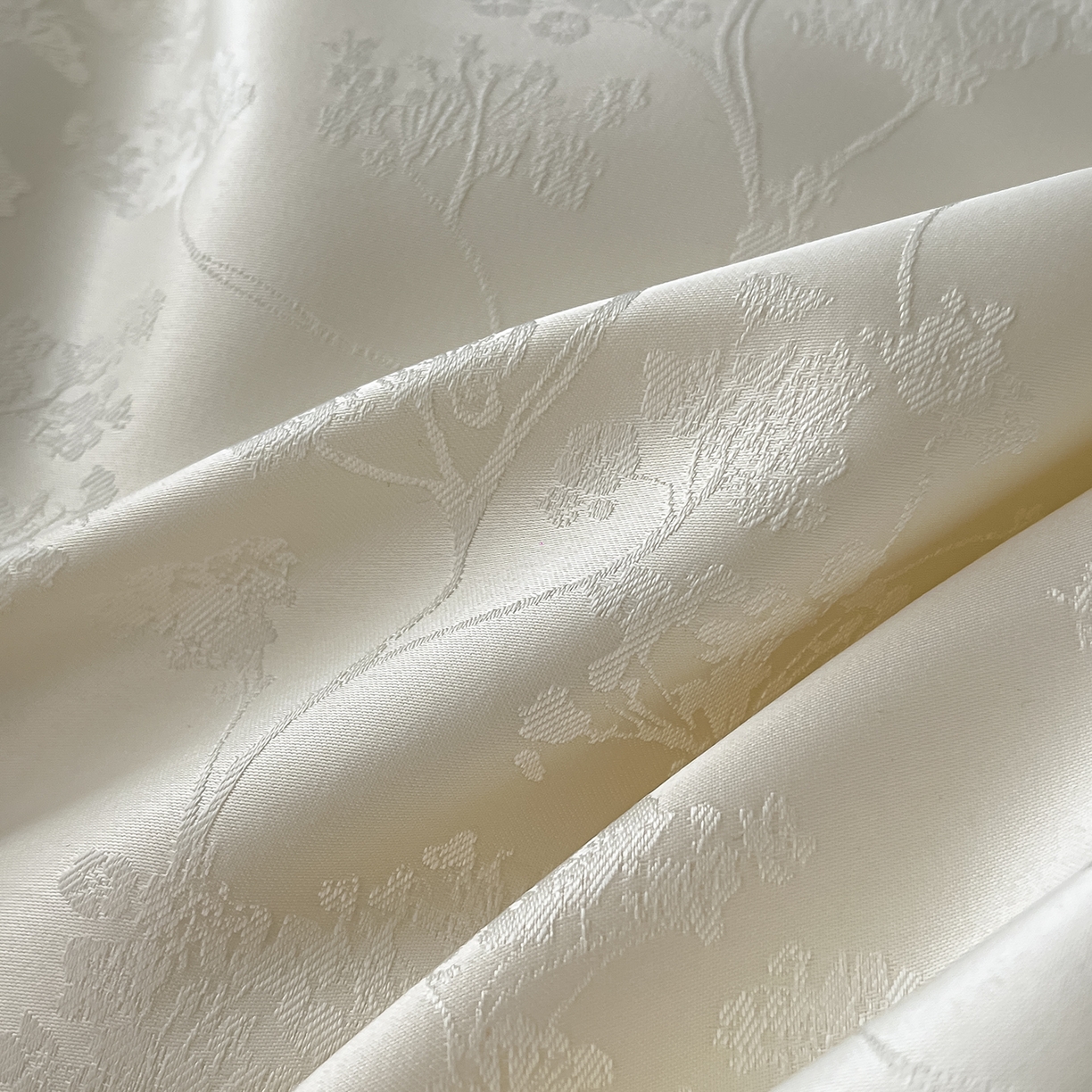 91家纺网 家纺一手货源 找家纺 置顶家纺 2025新款亲肤提花系列四件套-雅芙 雅芙-奶白+香芋紫