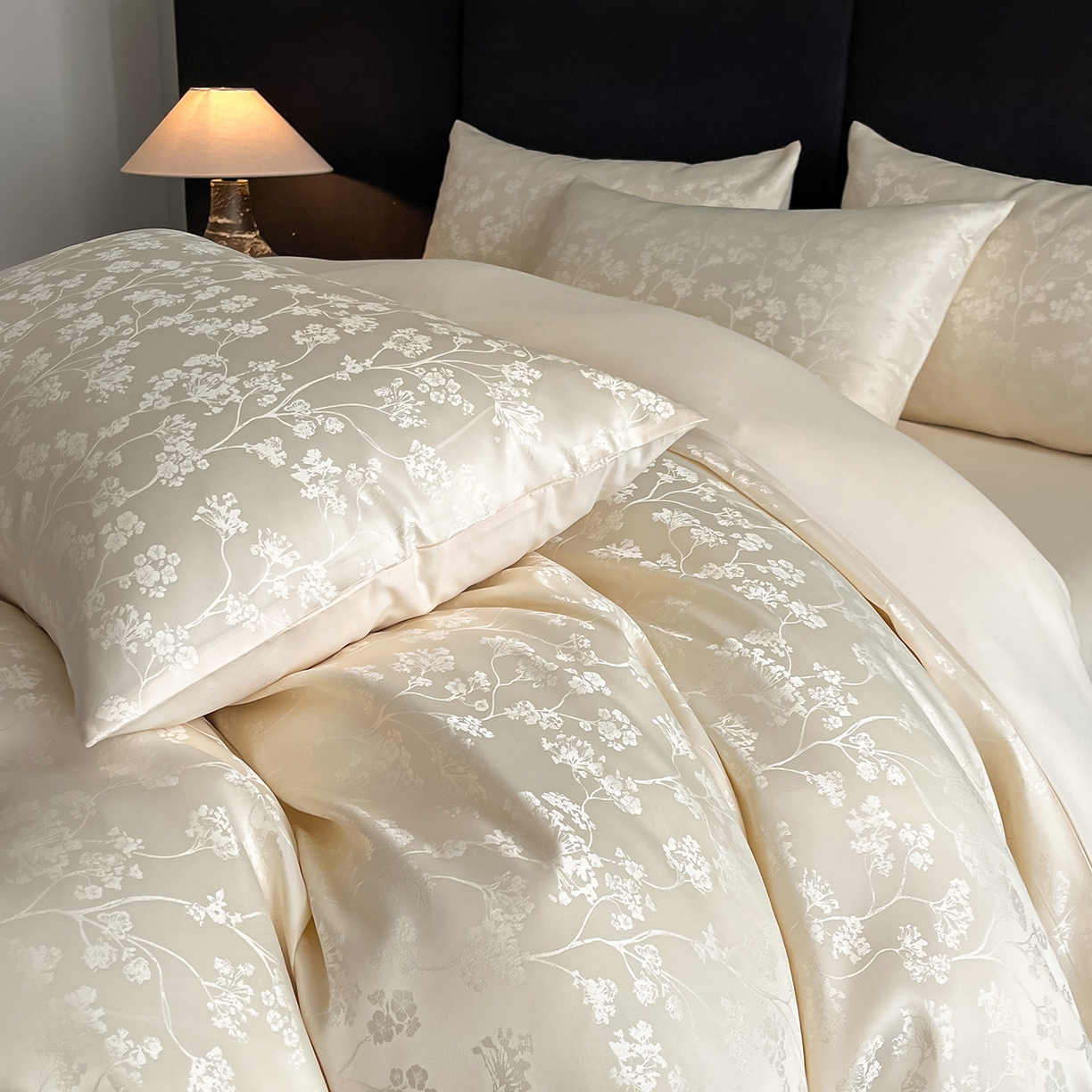 91家纺网 家纺一手货源 找家纺 置顶家纺 2025新款亲肤提花系列四件套-雅芙 雅芙-奶白