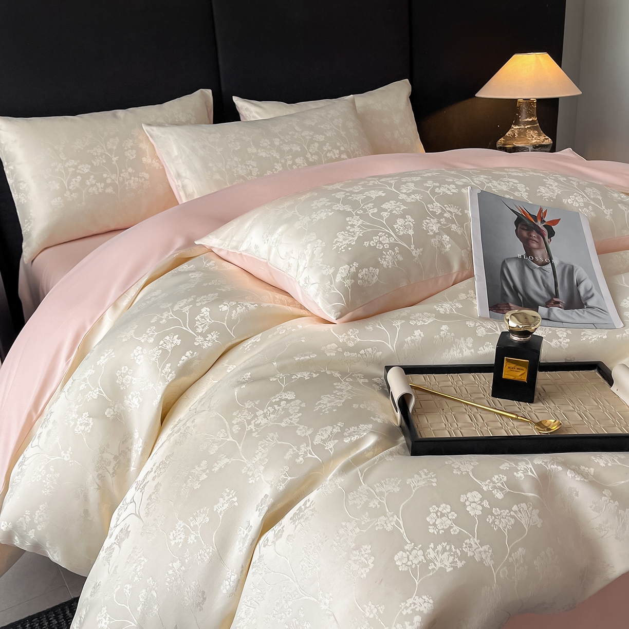 91家纺网 家纺一手货源 找家纺 置顶家纺 2025新款亲肤提花系列四件套-雅芙 雅芙-奶白+粉