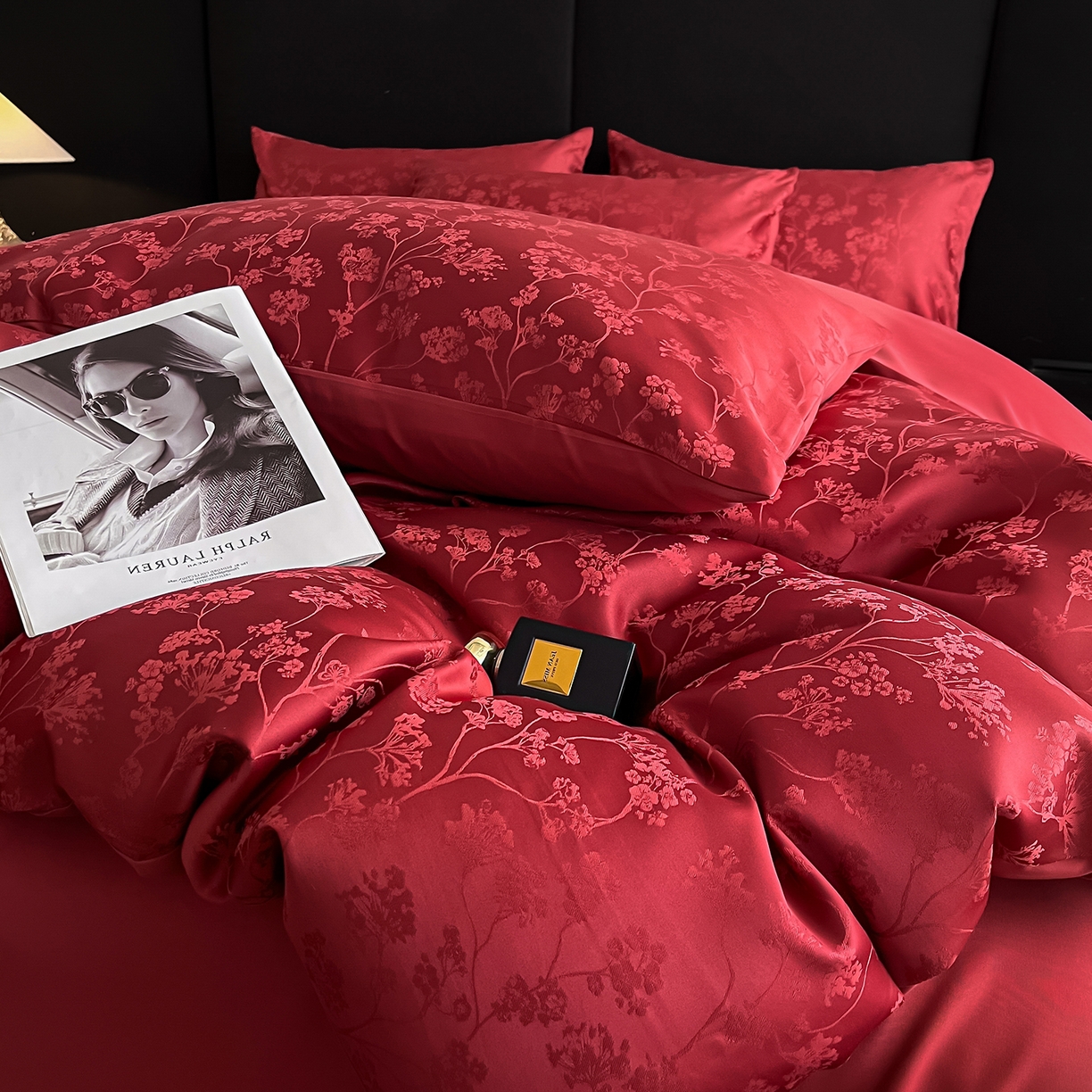 91家纺网 家纺一手货源 找家纺 置顶家纺 2025新款亲肤提花系列四件套-雅芙 雅芙-温馨红