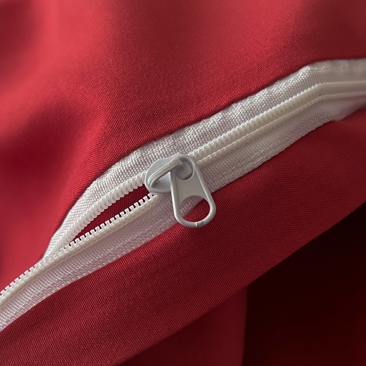 91家纺网 家纺一手货源 找家纺 置顶家纺 2025新款亲肤提花系列四件套-雅芙 雅芙-温馨红