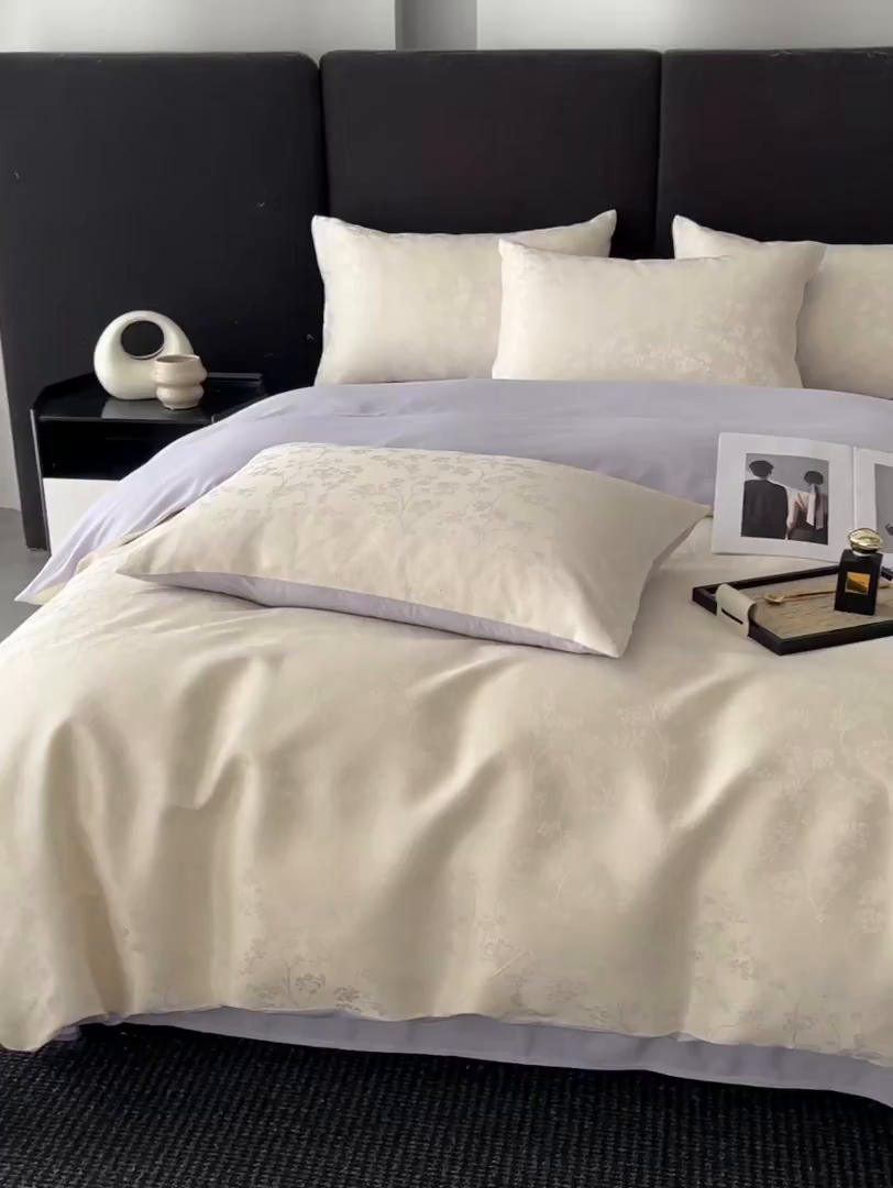 91家纺网 家纺一手货源 找家纺 置顶家纺 2025新款亲肤提花系列四件套-雅芙 雅芙-奶白+香芋紫