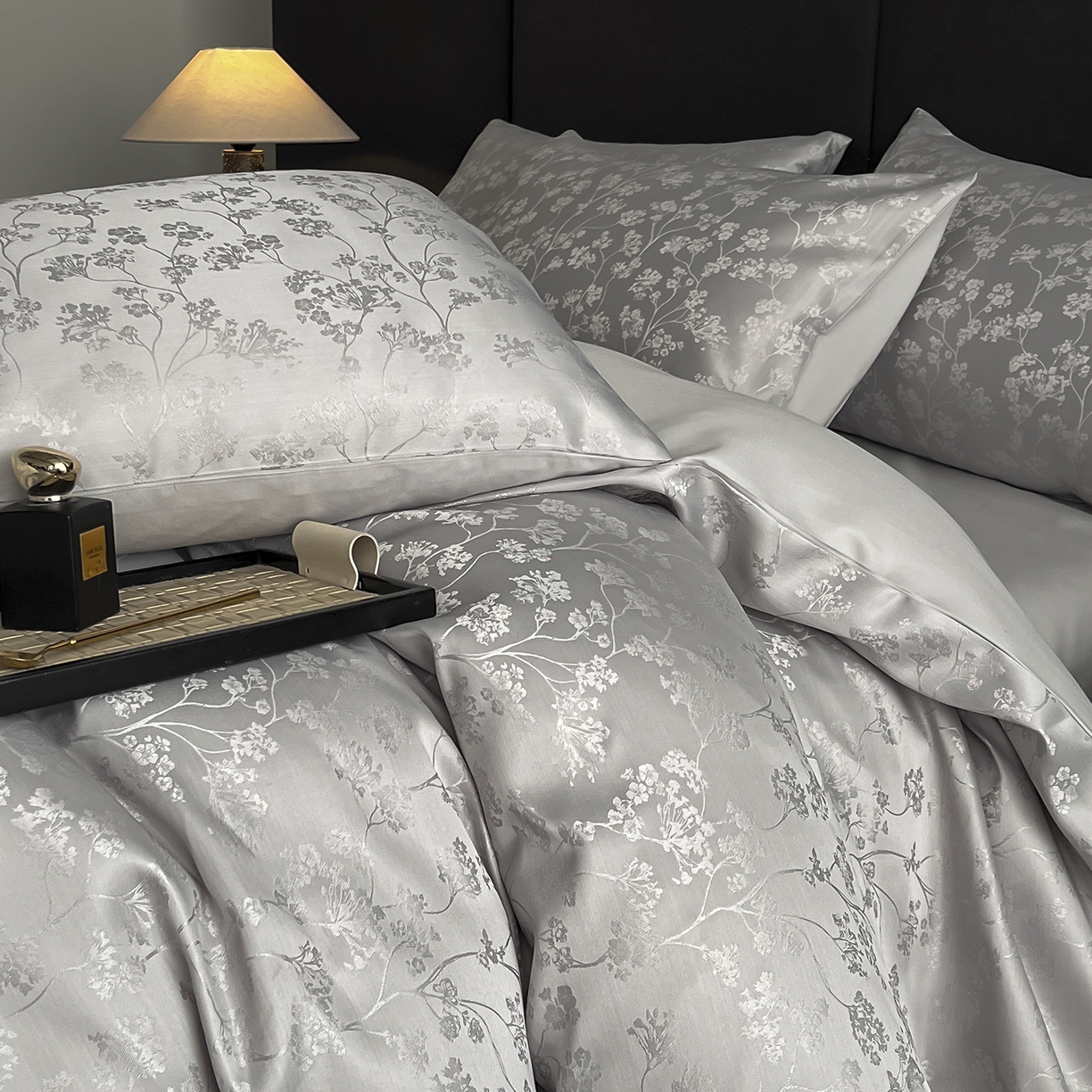 91家纺网 家纺一手货源 找家纺 置顶家纺 2025新款亲肤提花系列四件套-雅芙 雅芙-灰