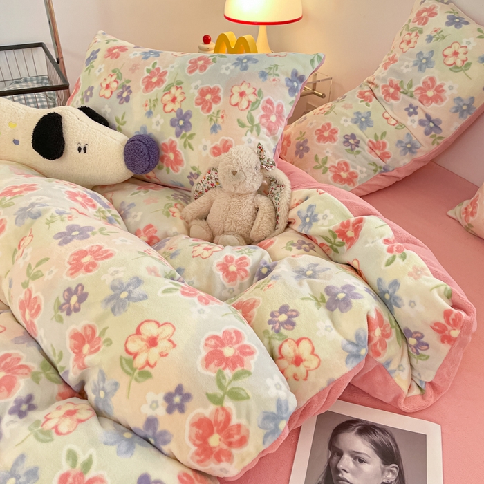 91家纺网 家纺一手货源 找家纺 瑞钰 2025新款A类加厚牛奶绒印花四件套 花在云端