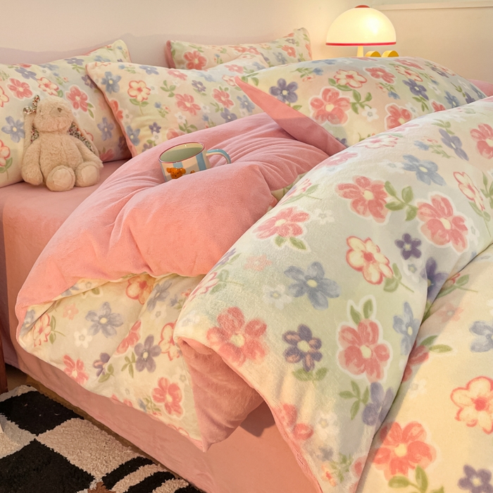 91家纺网 家纺一手货源 找家纺 瑞钰 2025新款A类加厚牛奶绒印花四件套 花在云端