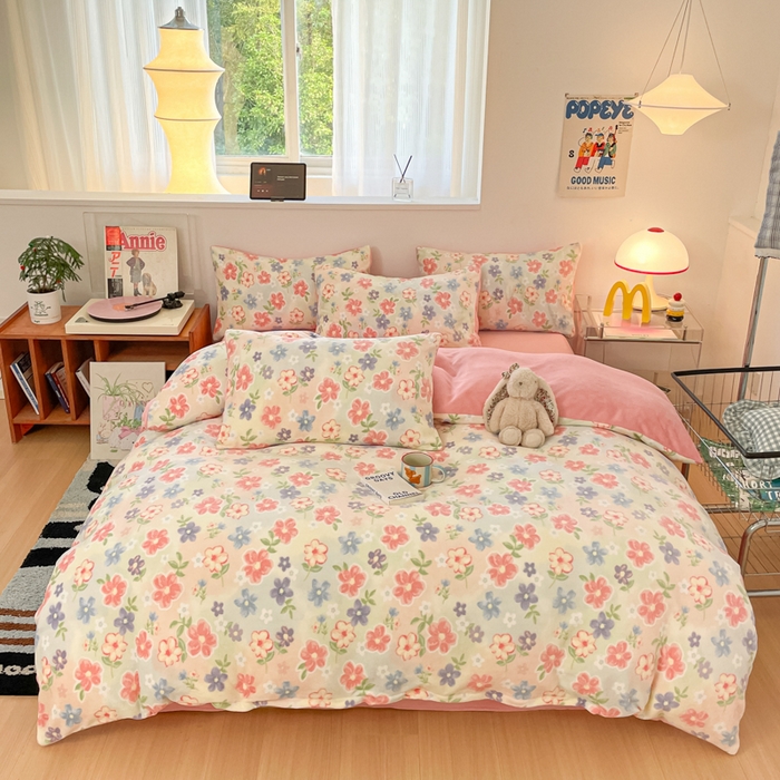 91家纺网 家纺一手货源 找家纺 瑞钰 2025新款A类加厚牛奶绒印花四件套 花在云端