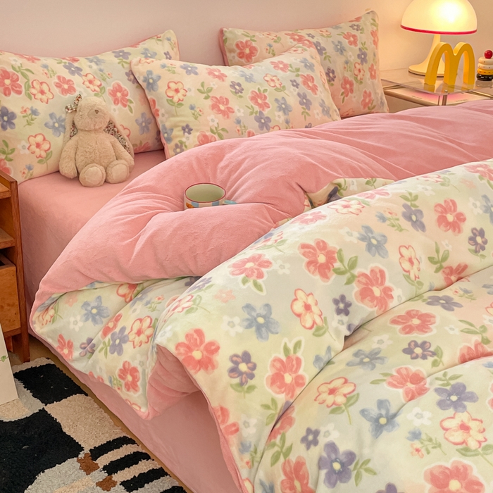 91家纺网 家纺一手货源 找家纺 瑞钰 2025新款A类加厚牛奶绒印花四件套 花在云端