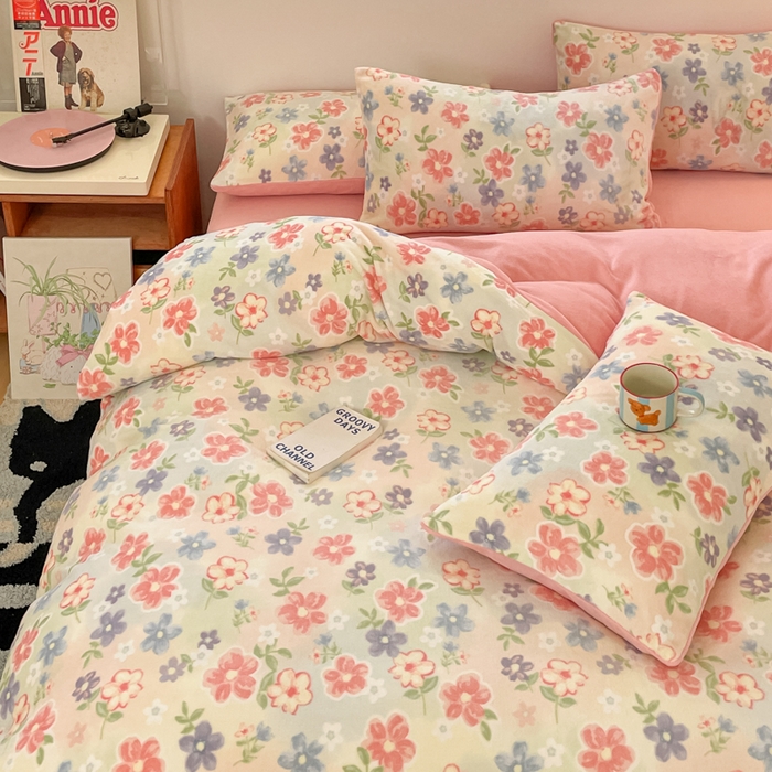 91家纺网 家纺一手货源 找家纺 瑞钰 2025新款A类加厚牛奶绒印花四件套 花在云端