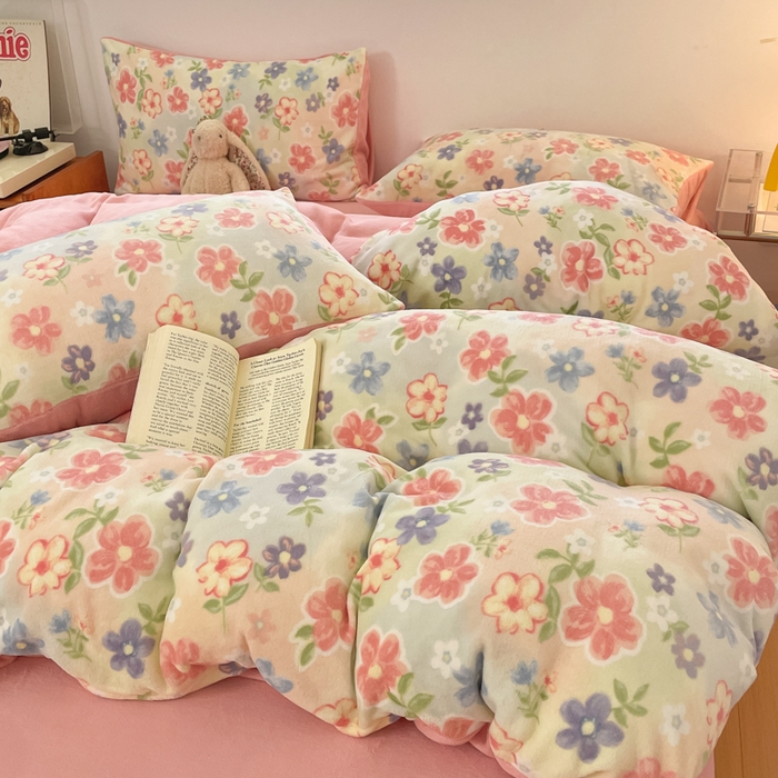 91家纺网 家纺一手货源 找家纺 瑞钰 2025新款A类加厚牛奶绒印花四件套 花在云端