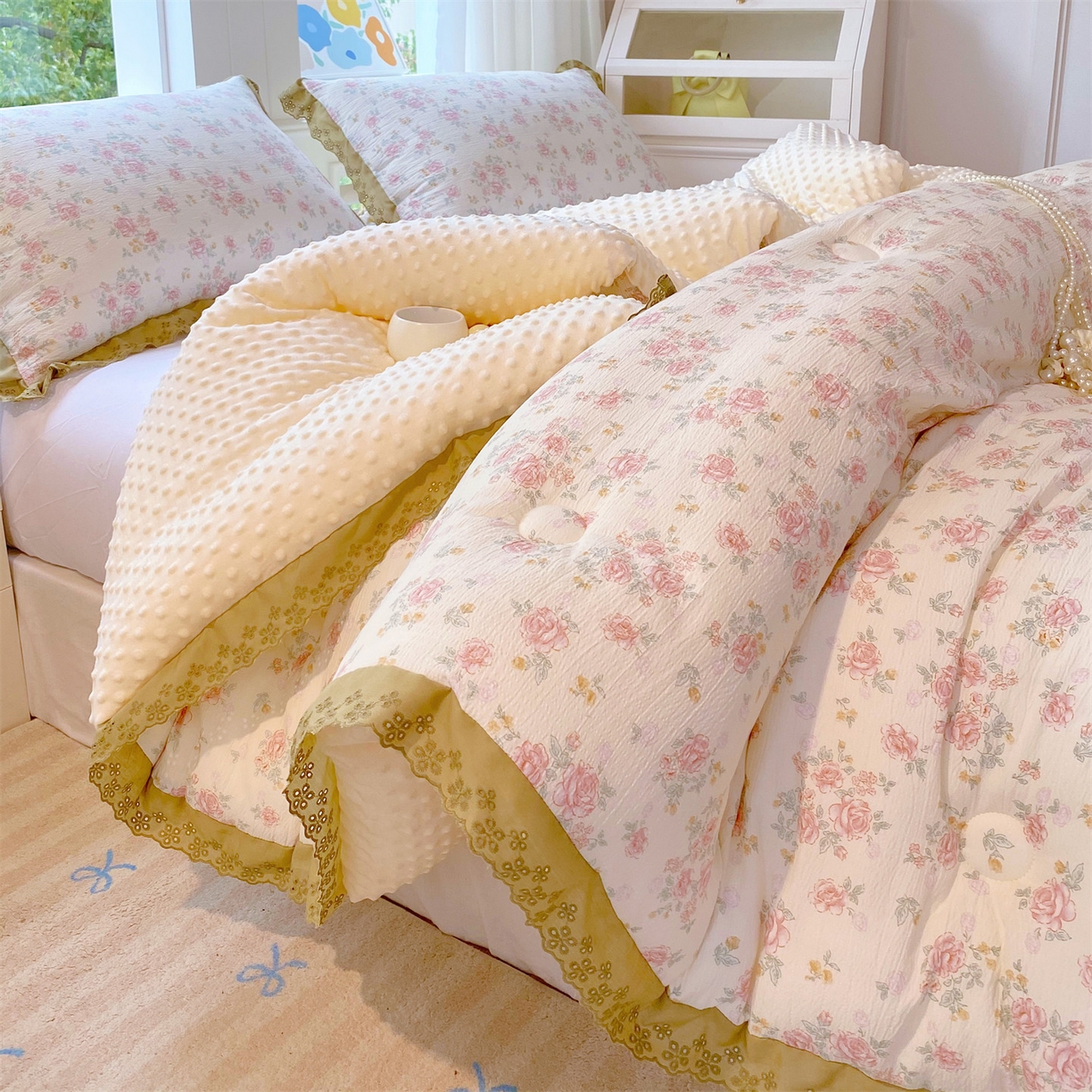 91家纺网 家纺一手货源 找家纺 （总）梵克保罗 2025新款冬被系列 花边款豆豆被