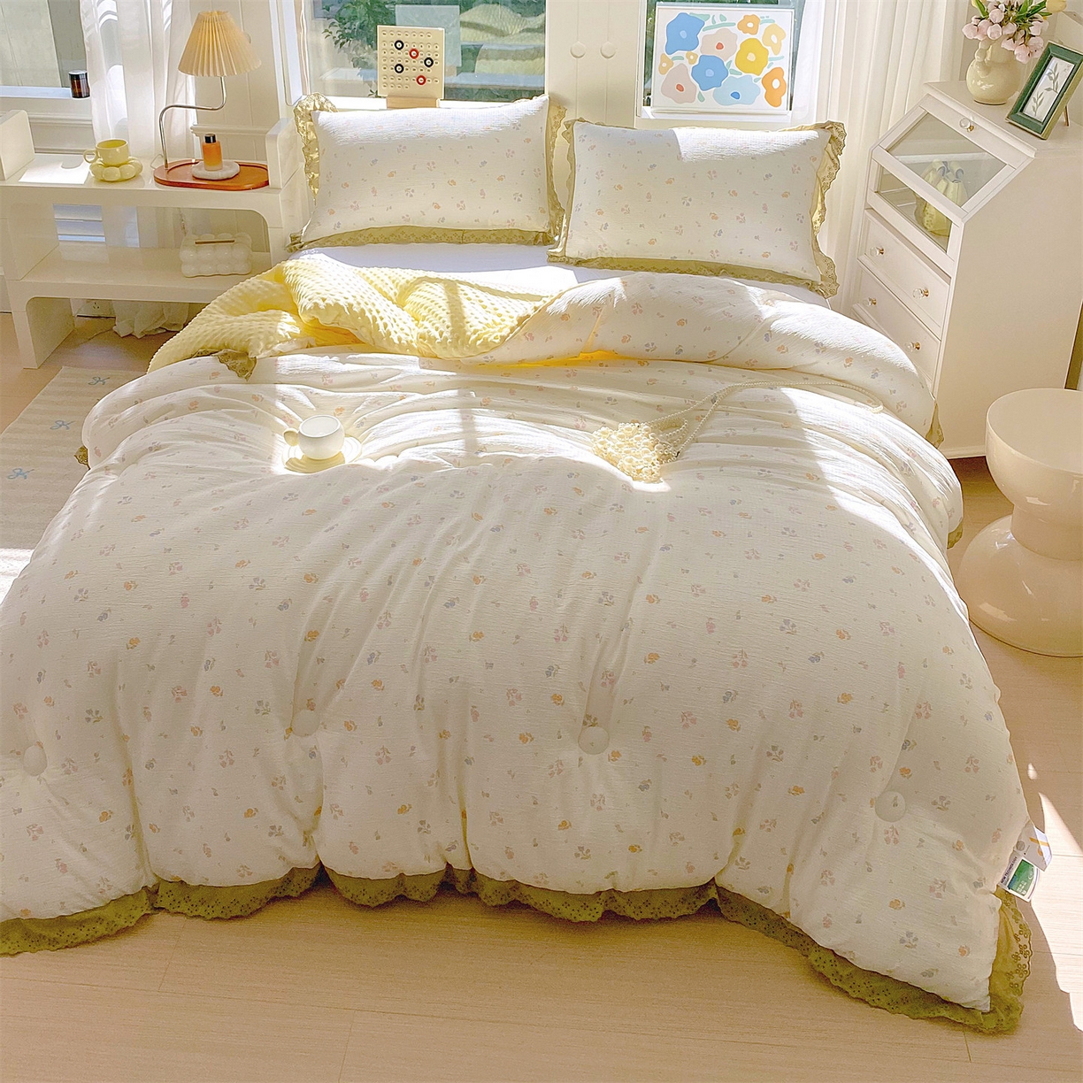 91家纺网 家纺一手货源 找家纺 梵克保罗 2025新款冬被系列 花边款豆豆被 郁香栀语