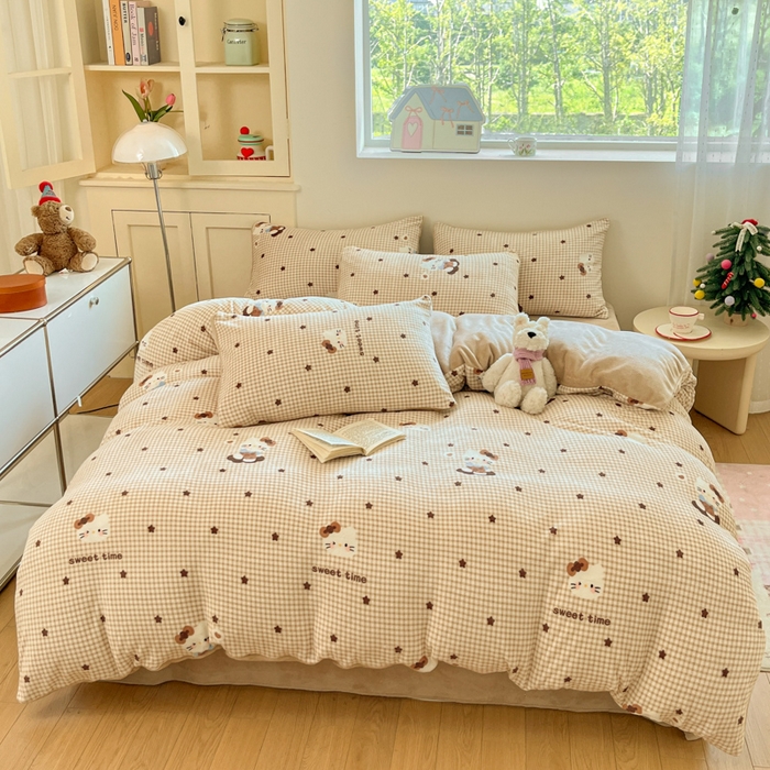 91家纺网 家纺一手货源 找家纺 瑞钰 2025新款A类加厚牛奶绒印花四件套 可可猫星