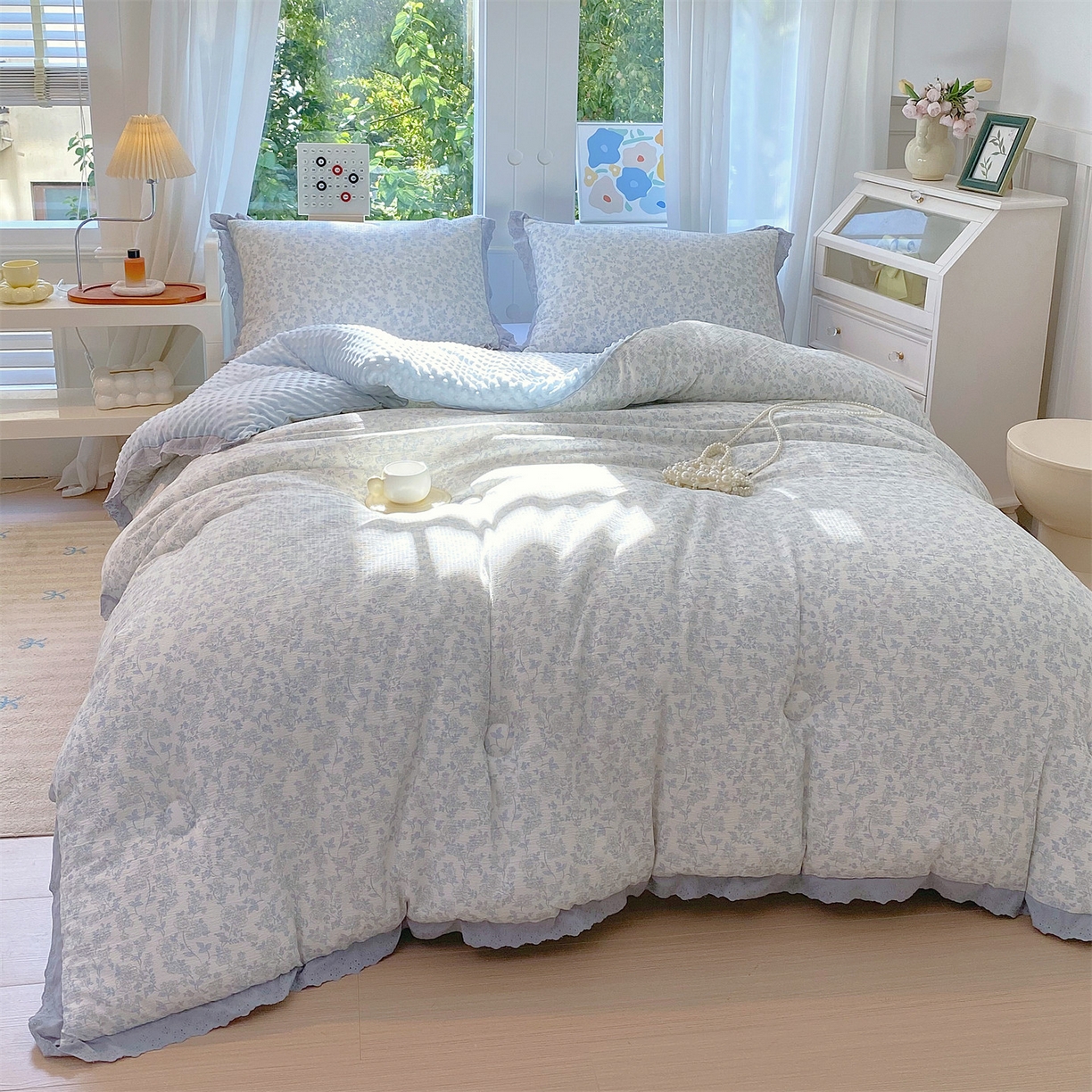 91家纺网 家纺一手货源 找家纺 梵克保罗 2025新款冬被系列 花边款豆豆被 夏花