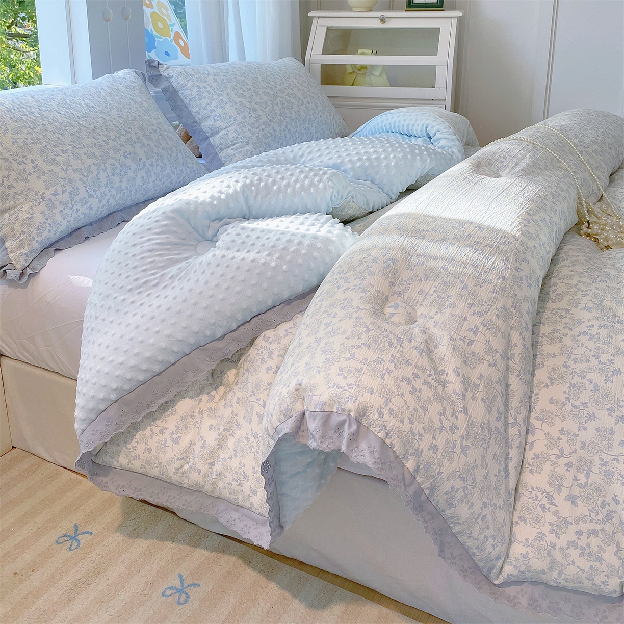 91家纺网 家纺一手货源 找家纺 梵克保罗 2025新款冬被系列 花边款豆豆被 夏花