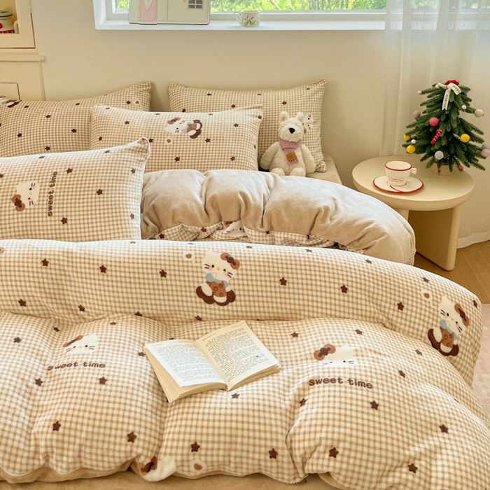 91家纺网 家纺一手货源 找家纺 瑞钰 2025新款A类加厚牛奶绒印花四件套 可可猫星