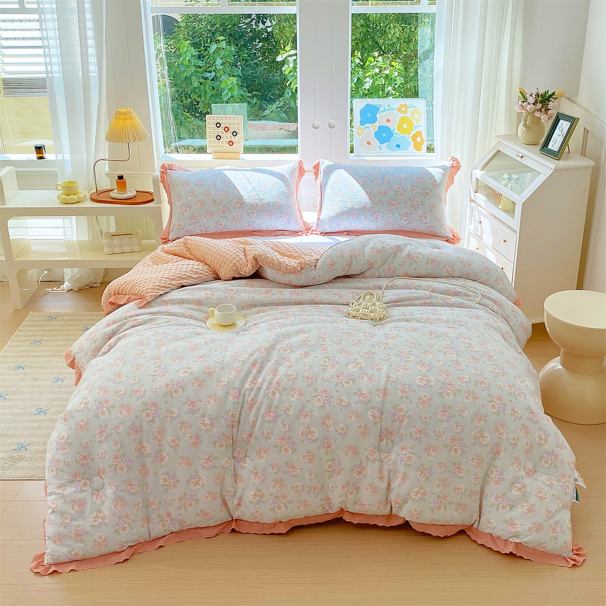 91家纺网 家纺一手货源 找家纺 梵克保罗 2025新款冬被系列 花边款豆豆被 查里