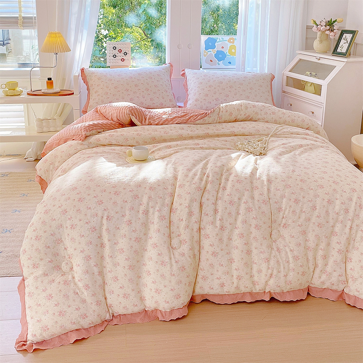 91家纺网 家纺一手货源 找家纺 梵克保罗 2025新款冬被系列 花边款豆豆被 春樱