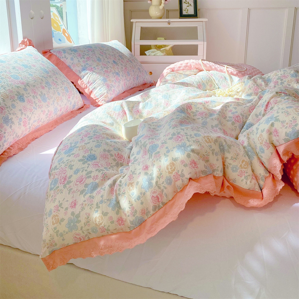 91家纺网 家纺一手货源 找家纺 梵克保罗 2025新款冬被系列 花边款豆豆被 惜花芷