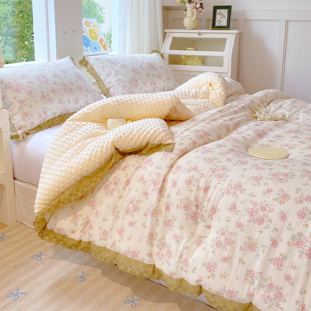 91家纺网 家纺一手货源 找家纺 梵克保罗 2025新款冬被系列 花边款豆豆被 温柔乡