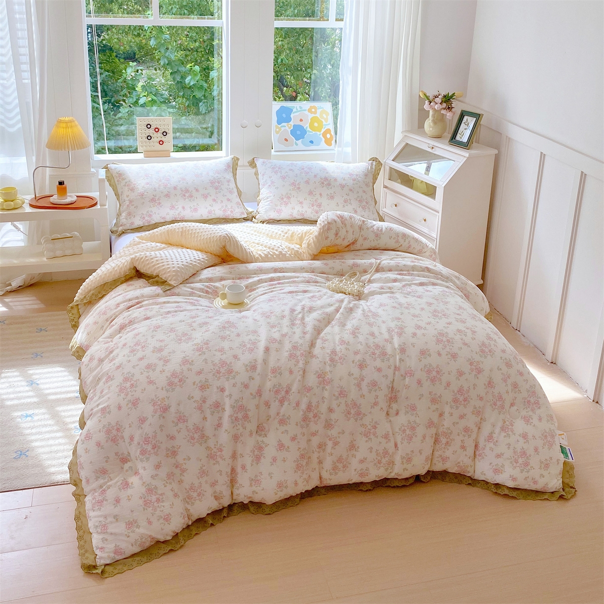 91家纺网 家纺一手货源 找家纺 梵克保罗 2025新款冬被系列 花边款豆豆被 温柔乡