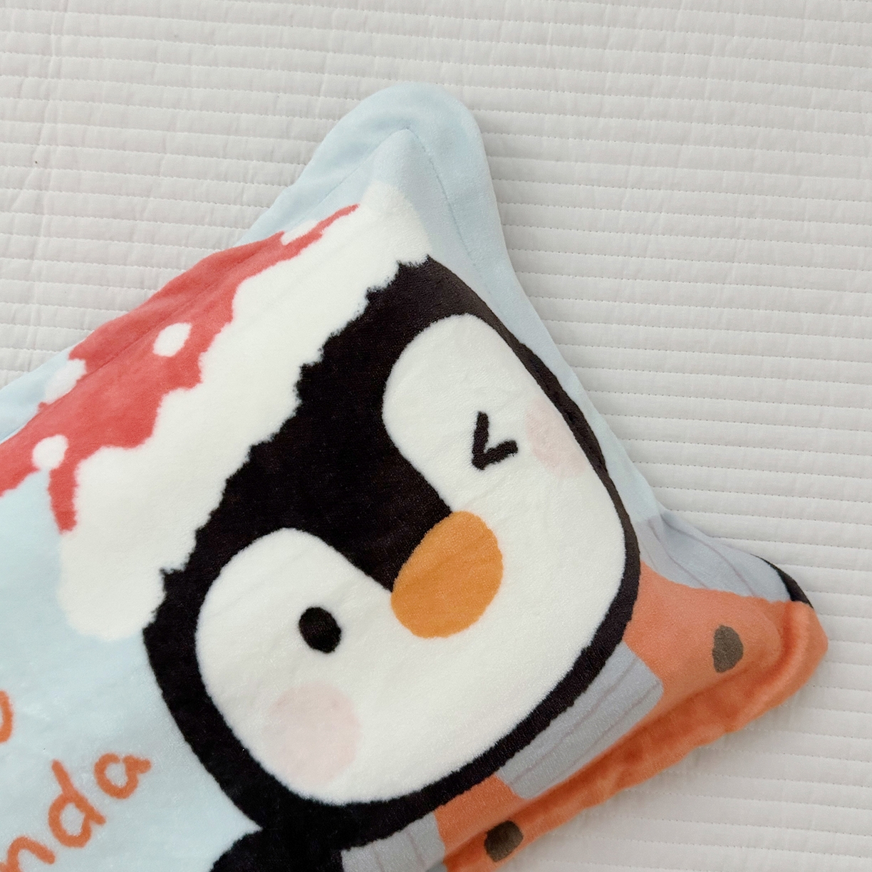 91家纺网 家纺一手货源 找家纺 荷马之梦 2025新款A类牛奶绒数码印花原创卡通大版儿童幼儿园单枕套枕套单件-萌宠 企鹅达达