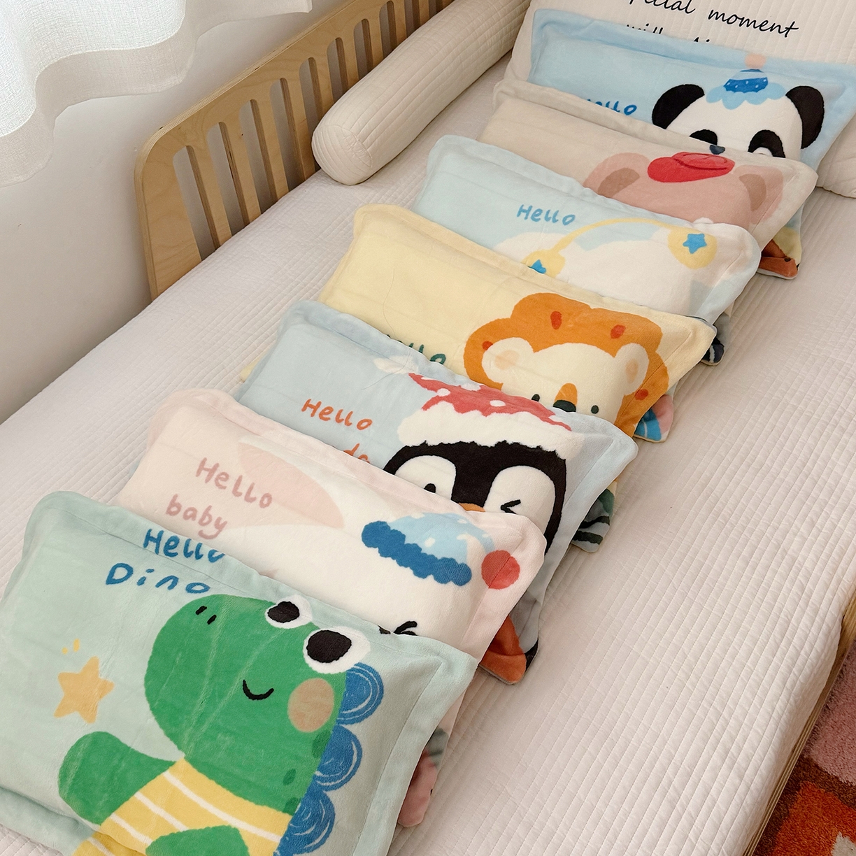 91家纺网 家纺一手货源 找家纺 荷马之梦 2025新款A类牛奶绒数码印花原创卡通大版儿童幼儿园单枕套枕套单件-萌宠 组合图仅供展示不可下单