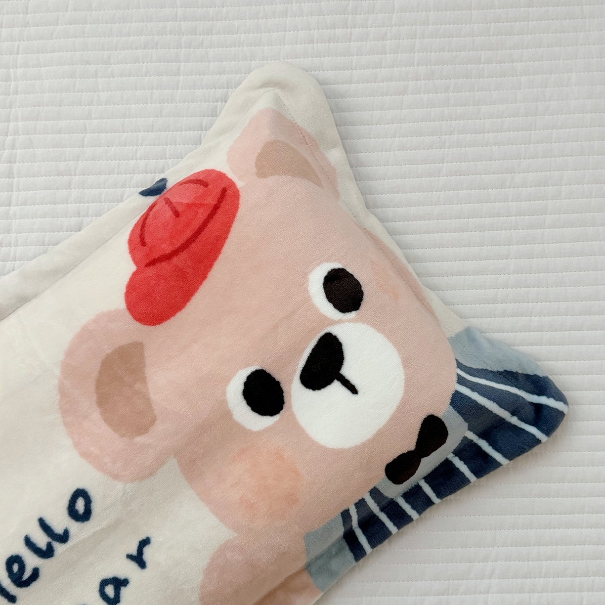 91家纺网 家纺一手货源 找家纺 荷马之梦 2025新款A类牛奶绒数码印花原创卡通大版儿童幼儿园单枕套枕套单件-萌宠 小熊卢卡