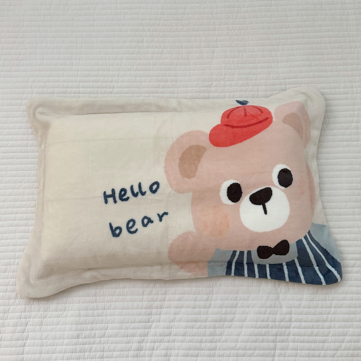 91家纺网 家纺一手货源 找家纺 荷马之梦 2025新款A类牛奶绒数码印花原创卡通大版儿童幼儿园单枕套枕套单件-萌宠 小熊卢卡