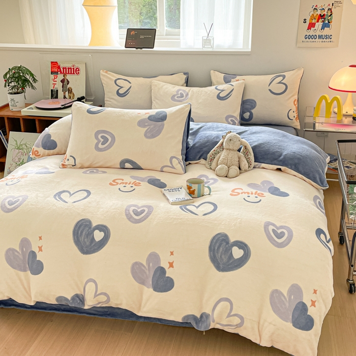 91家纺网 家纺一手货源 找家纺 瑞钰 2025新款A类加厚牛奶绒印花四件套 蜡笔心