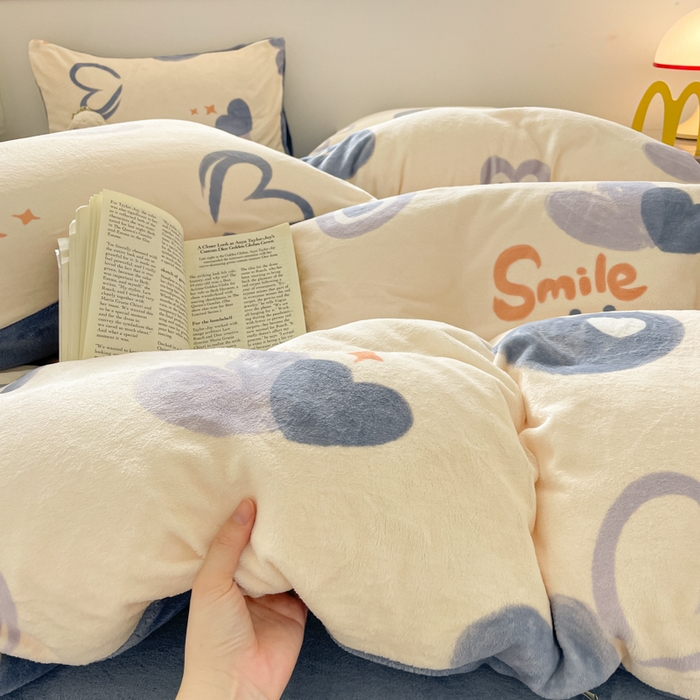 91家纺网 家纺一手货源 找家纺 瑞钰 2025新款A类加厚牛奶绒印花四件套 蜡笔心