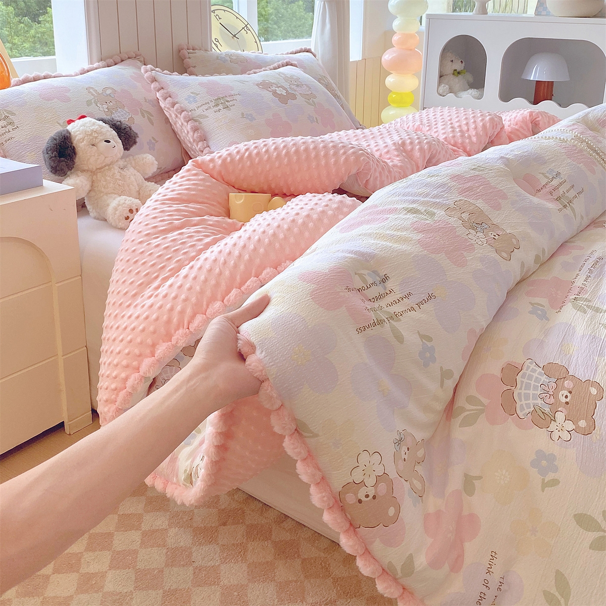 91家纺网 家纺一手货源 找家纺 （总）梵克保罗 2025新款冬被系列 毛球款豆豆被