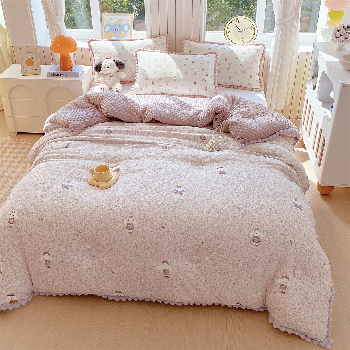 91家纺网 家纺一手货源 找家纺 梵克保罗 2025新款冬被系列 毛球款豆豆被 花间采趣