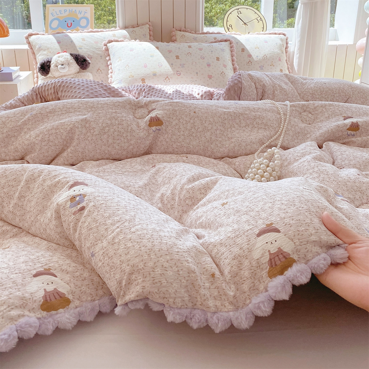 91家纺网 家纺一手货源 找家纺 梵克保罗 2025新款冬被系列 毛球款豆豆被 花间采趣