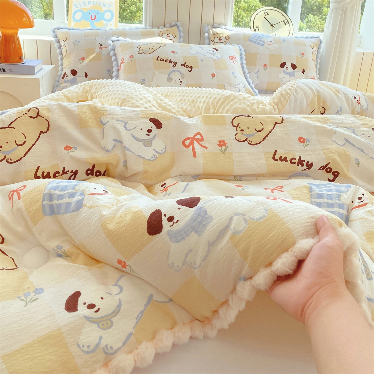 91家纺网 家纺一手货源 找家纺 梵克保罗 2025新款冬被系列 毛球款豆豆被 萌犬小铺